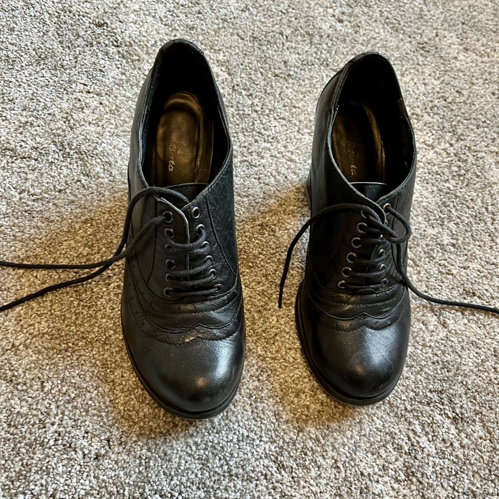 Vintage black leather shoes
